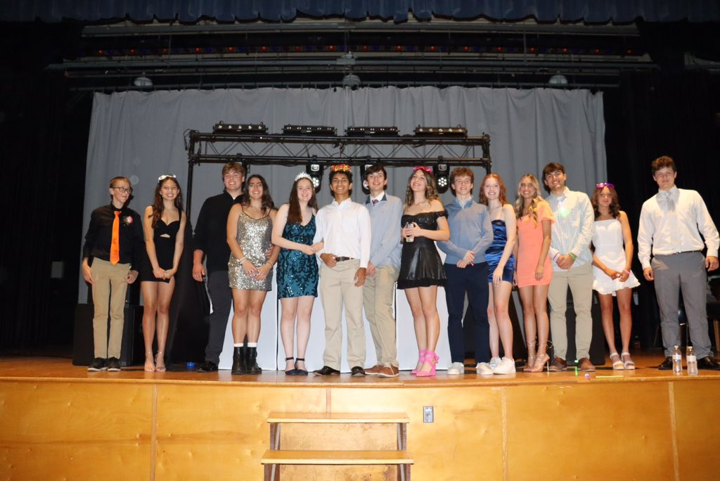 Holy Cross HS on Twitter "🎉The 2022 Holy Cross court 🎉