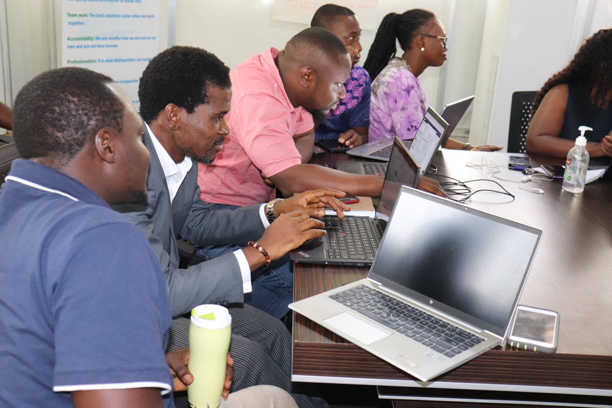 NwrmaSL's tweet photo. Whether in the field or in the office, we're always learning.
Friday is training day. Fridays keep our team sharp and on the go. Here, we're figuring out our new corporate emails. 
Reach us at info@nwrma.gov.sl and we'll get back to you soonest 
#Salonetwitter #capacitybldg #iwrm https://t.co/VetcXoe84L