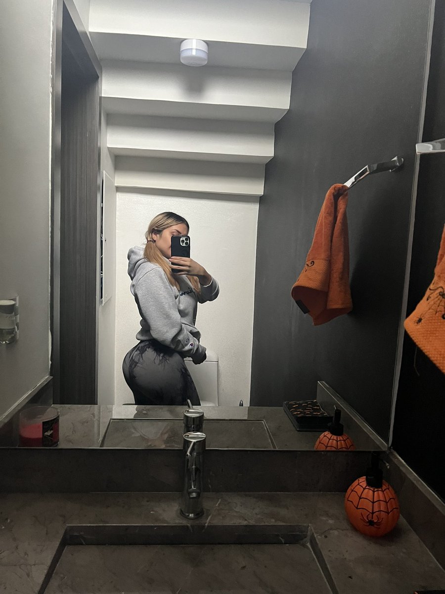 arigameplays's tweet photo. Ya fui al gym a las 7 am para que me crezca la cola, y tú? https://t.co/1nITPVX7TH