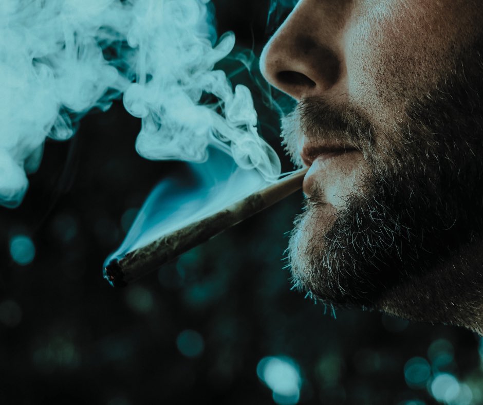 toqueyrol420's tweet photo. Excelente inicio de semana, Banda!
Nos estamos reventando un porro con las flores de #Wax710Xam y les prometemos que está riquísimo.
::
La cepa es …#Matanuska
🧬 Genética: Híbrida
🤩 THC: 21%
😋 Sabor y aroma: manzana, dulce, limón.
🥳 Efecto: felicidad, energía, hormigueo https://t.co/bQJs4rSPJG