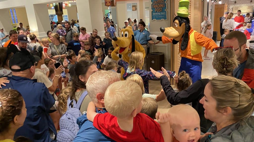 ScottGustin's tweet photo. A reminder many people were at WDW for their "once in a lifetime" trip when #HurricaneIan hit Florida. Kudos to all the amazing Cast Members for making it safe and special. https://t.co/O0eGwHjgLS
