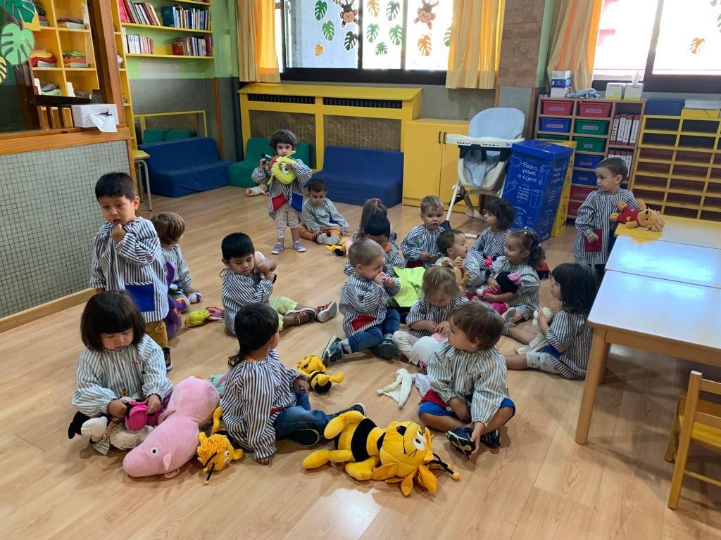 LaSalleLaSeu's tweet photo. A la Llar, durant el mes de setembre, hem fet l’adaptació i hem jugat molt! #XicslaSalle #LaSallelaSeu #juntesijuntsmillor https://t.co/jwlSwckug5