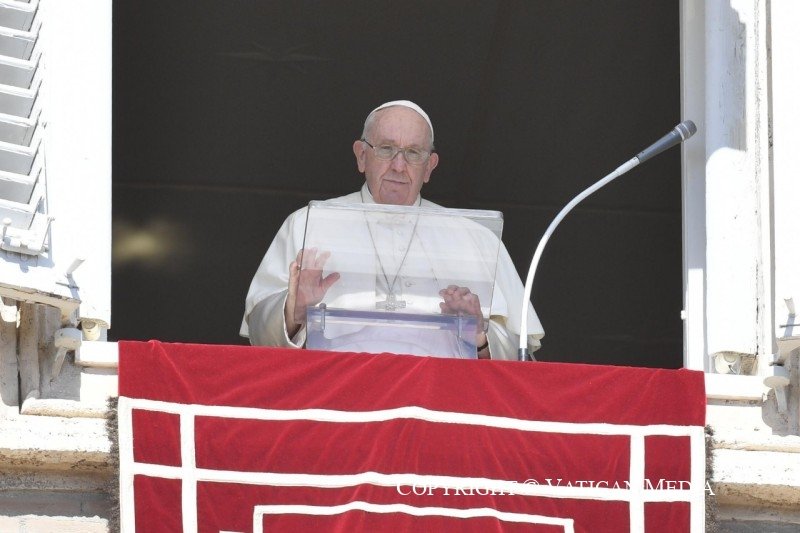 DiazCanelB's tweet photo. Palabras de Su Santidad el Papa Francisco nos estimulan a redoblar la solidaridad para recuperarnos del demoledor #HuracánIan y seguir avanzando.
@Pontifex_es, el pueblo y gobierno de #Cuba le agradecen su consuelo en este difícil momento.
#FuerzaCuba https://t.co/O8ziG0Mjka