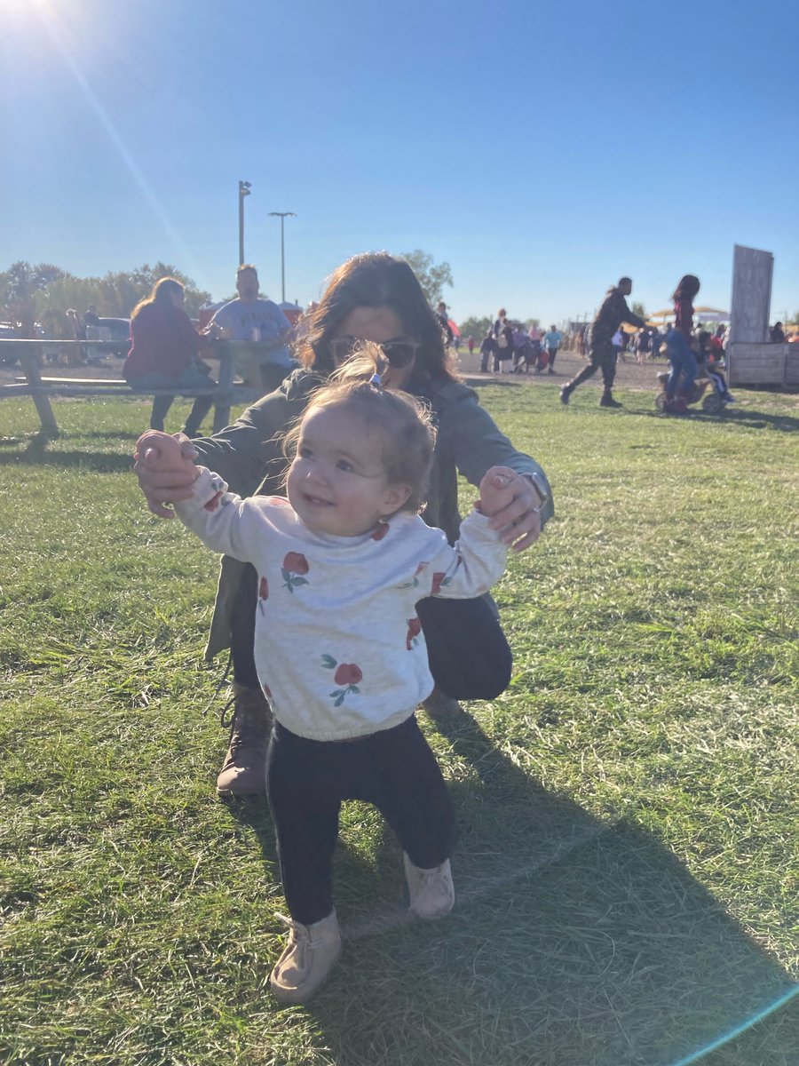 NatalieVanStee1's tweet photo. It's #BreastCancerAwarenessMonth! Our dedicated partner @chevrolet has teamed up with us once again in our mission to free the world from #breastcancer #WeDriveFor my little Josie Mae so she may never have to feel the burden❤️ https://t.co/iHuiTiHrL9
