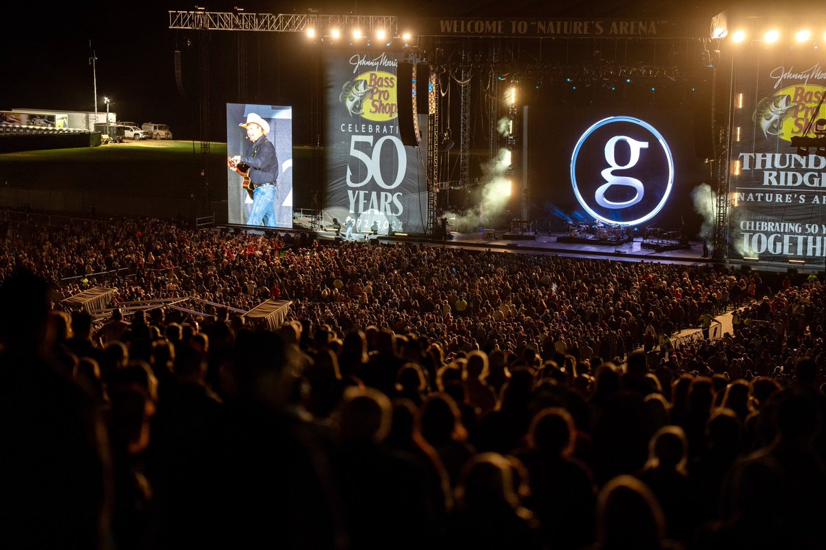 garthbrooks's tweet photo. Congratulations to my pal, Johnny Morris, on 50 years of @BassProShops! You ARE the American Dream! Thank YOU for inviting us to celebrate with you— we had a BLAST!!! love, g https://t.co/hzoKoMlFPN