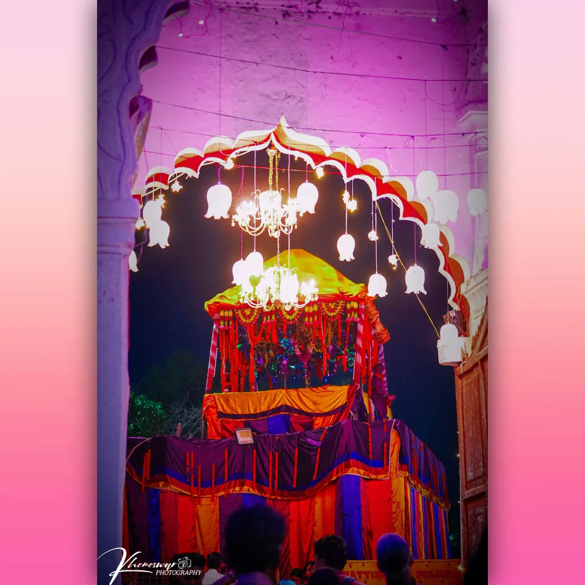 khemeswar_s's tweet photo. बस्तर दशहरा - जैसे-जैसे मावली परघाव का दिन नजदीक आ रहा है, वैसे-वैसे उत्सव की भव्यता बढ़ती जा रही है....

आप भी आइए और *आमचो बस्तर* को करीब से निहारिए

Click. SonyA7SIII 
Lens. 24 - 70 
Click by. Me 😇 https://t.co/LUqGdWRV2y