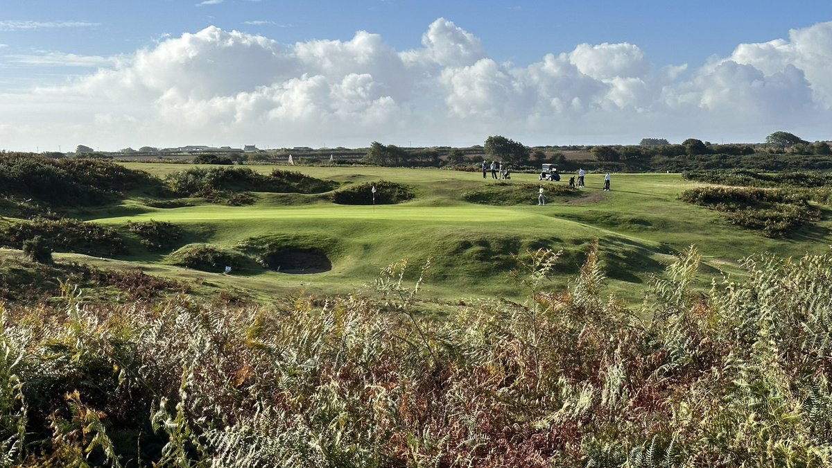 Glamorgan_G_U's tweet photo. Congratulations to @Glamorgan_G_U @rhyskentclark, @JordanPriceDav1 &amp; the Channel league team retaining the coveted Channel League title. A big thank you to @Southerndowngc for the warm welcome and hosting and to @Glosgolf for the fantastic fixture. https://t.co/VaUo3E6jh8