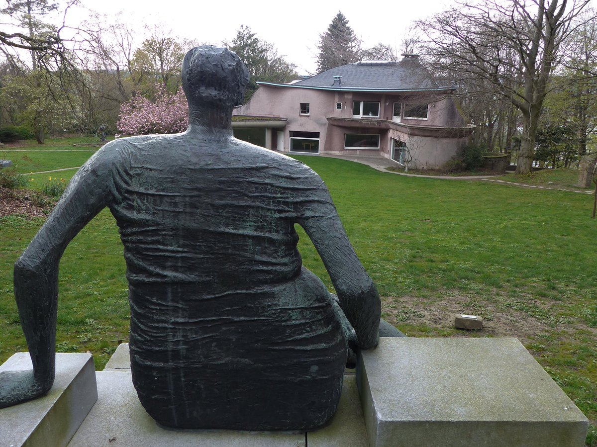 WeareWuppertal's tweet photo. Die Villa Waldfrieden wurde Ende der 1940er Jahre durch den Wuppertaler Fabrikanten Kurt Herberts erbaut und von ihm auch bis zu seinem Tod Ende der 1980er Jahre bewohnt. #waldfrieden #wuppertal https://t.co/rJNIfXHEKh