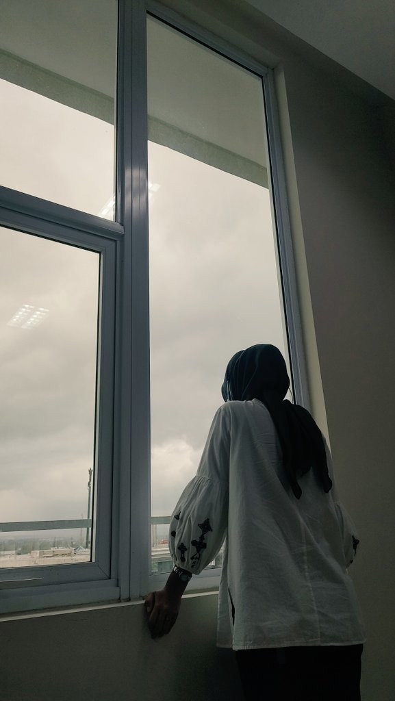 Munaamaulidaa's tweet photo. Kuliah sore🌧️☁️🌈

@MazDzar @unisa_yogya  #Unisainaja #Bahasaindonesia https://t.co/SkD4ev0AxV