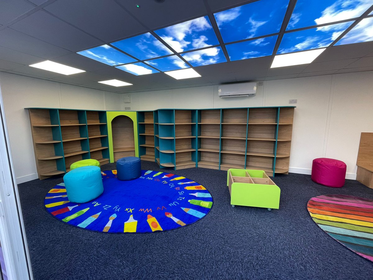 Smartpodspaces's tweet photo. Our Library pod is a great way to encourage reading to and by children. It provides a bright and exciting environment they’ll love to visit. 

#readingnook #smartpod #readingarea #schoollibrary #library #librarypod #modernlibrary #modernschool https://t.co/MLSqqUp3Yq