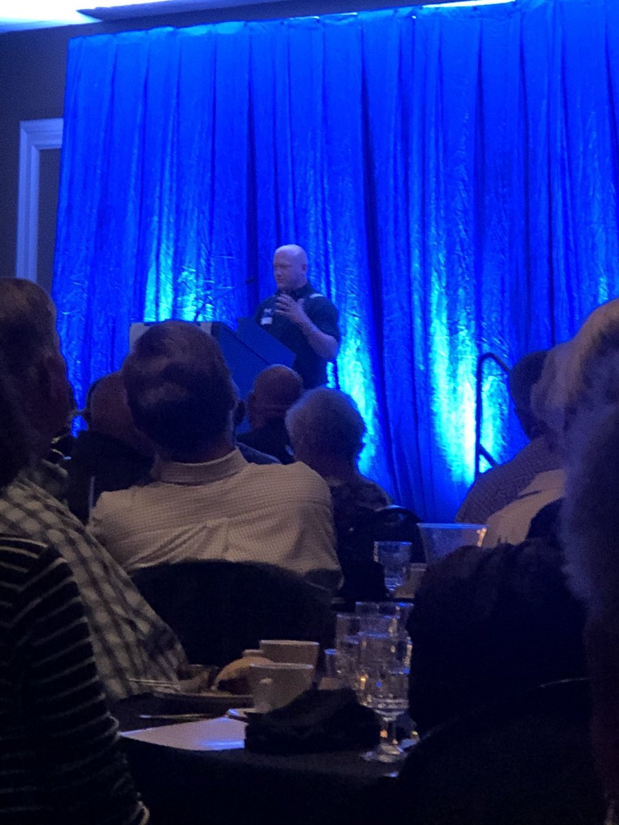KelliWemhoff's tweet photo. Thank you to the hosts for an incredible night at the @fcaeastcntrlne Legacy Dinner!!!!!! Our student athletes got to go table to table sharing how FCA has impacted them. I got to listen to our very own coach @Greg_Smith323 and Tommy Bowden! 🙌🙌 God is on the MOVE! #GodIsGood https://t.co/pcrkymWFYW