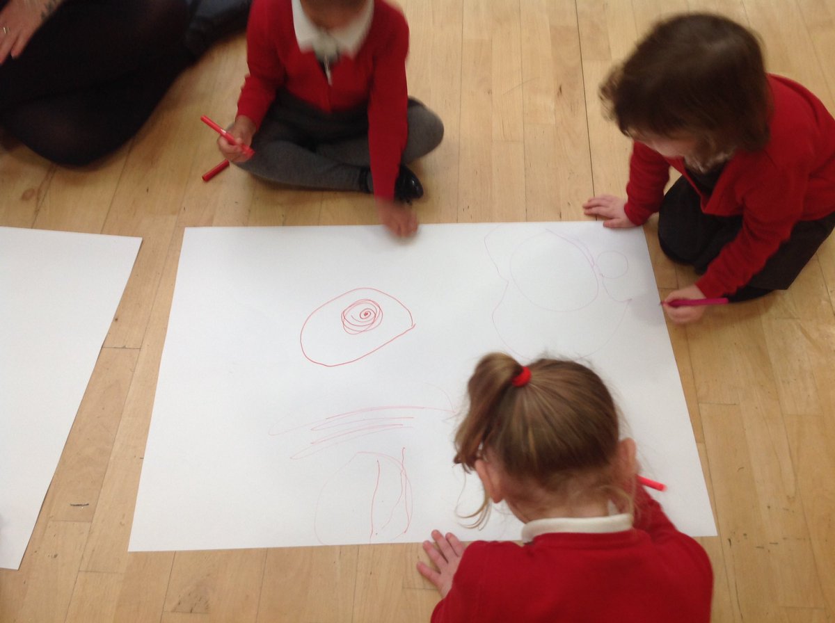 WMPrimaryF1's tweet photo. At squiggle time we made circles with one hand, then two hands. We did big, small, slow and fast movements. #motorskilldevelopment https://t.co/IsfzAuwSxp