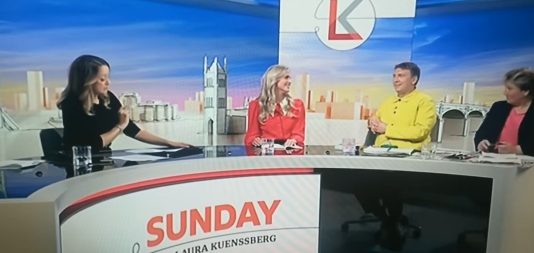 Hunter1_lj's tweet photo. @Bonn1eGreer @SirGeoffPalmer @MelroseStewart1 @BBCPolitics @Jo_Coburn #InTheChatTime @DianeKemp1 @TVMarv @lincolnmoses @AnnitaBBC Honestly you couldn't  make it up.We saw this #carcrash coming. The week before the election;@EmilyThornberry said @trussliz was not good on details! https://t.co/aiZvGkkmxi