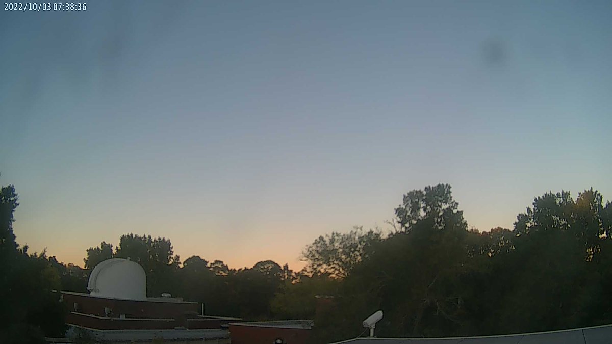 UGAWxSTEM's tweet photo. UGA Climatology Research Lab at sunrise and it's 52.4 F. https://t.co/hOTm291sIl