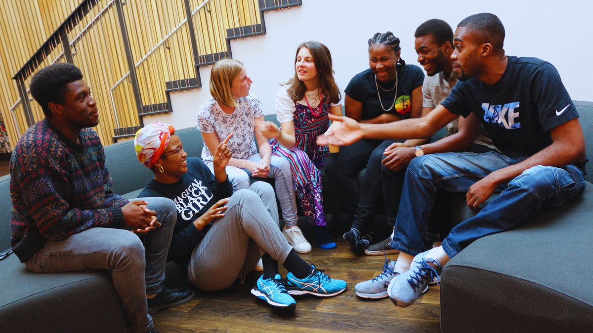 SPREAD THE WORD 📢 We are looking for 10 people to be our Young Lyric Associates for 2022-23.

Young Lyric Associates are a youth advisory group who advise, influence, advocate and shape the Lyric's work with young people in West London.

Read for more details ⬇️
