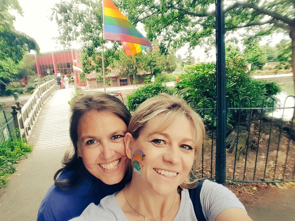 J9burt's tweet photo. #malvernpride 🌈 🦄 🏳️‍🌈 #dontmesswithaprincess https://t.co/5ExhhBUe9f