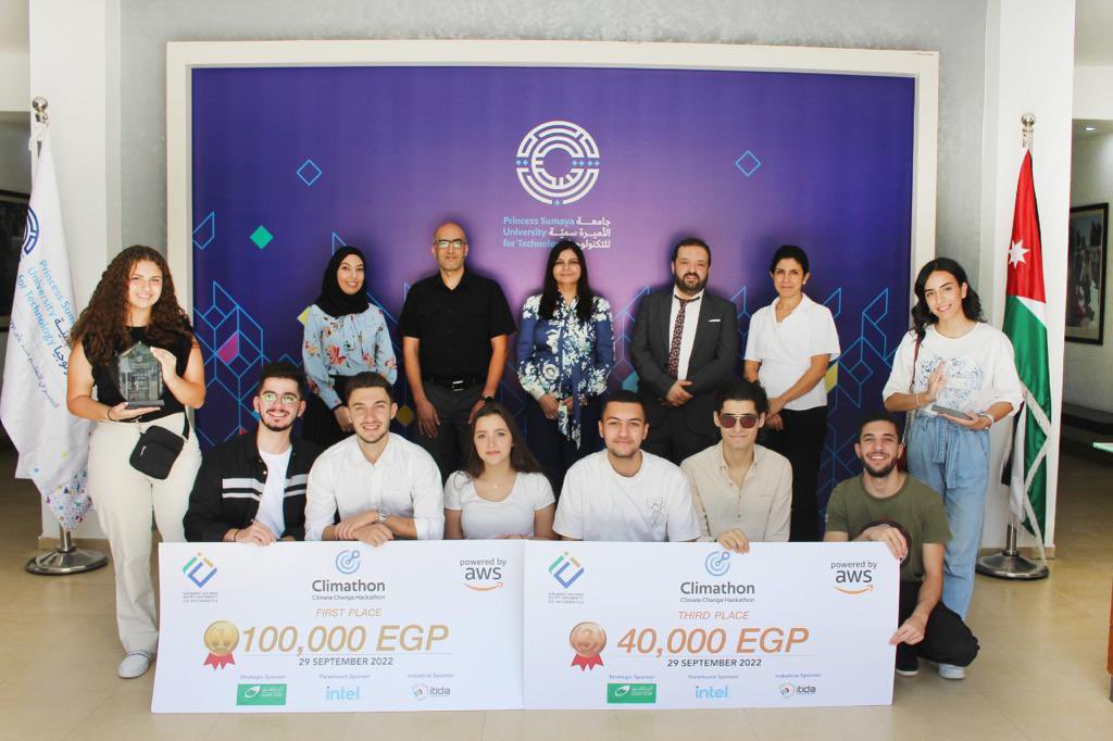 PSUTOFFICIAL's tweet photo. فاز فريقان من كلية الملك الحسين لعلوم الحوسبة في 
#جامعة_الأميرة_سمية_للتكنولوجيا  بالمركزين الأول والثالث بمسابقة هاكاثون التغير المناخي (Climathon) التي نظمتها جامعة مصر للمعلوماتية، بالشراكة مع شركة أمازون العالمية، وبمشاركة ١٧٠ فريق من ٨٠ جامعة و ٣٣ دولة https://t.co/8F8xqjW63o