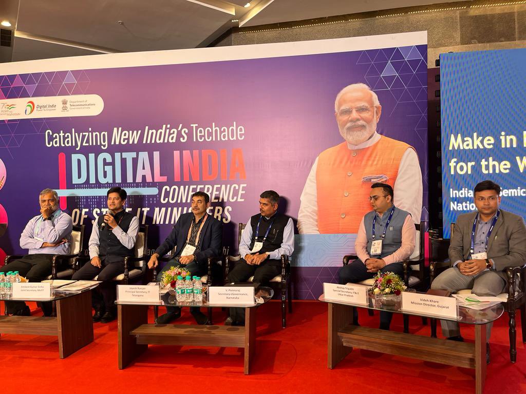 SemiconIndia's tweet photo. Insightful panel discussion organised as part of India Mobile Congress 2022 on
Make in India for the World: India as a @Semicon Nation
Moderated by @amiteshks1 ; JS(Electronics), MeitY.         @GoI_MeitY @_DigitalIndia @Electronics_GoI 
#semiconductor #AtmaNirbharBharat https://t.co/uzcUeWJS4v