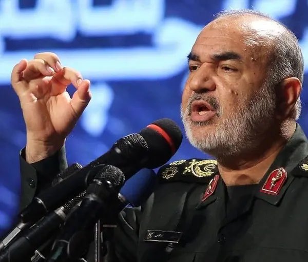 OULA_Q8's tweet photo. سلامي 
القائد العام للحرس الثوري الإيراني 
حضور واسع للشباب في الاحتجاجات

وقال سلامي في كلمة ألقاها اليوم: 
"نقول لشبابنا الأعزاء، عندما تأتي إلى الشارع، انظر خلفك لأن الطريق الذي تسلكه لا يصل إلا إلى قلة من الناس". https://t.co/h3oeqxiwc0