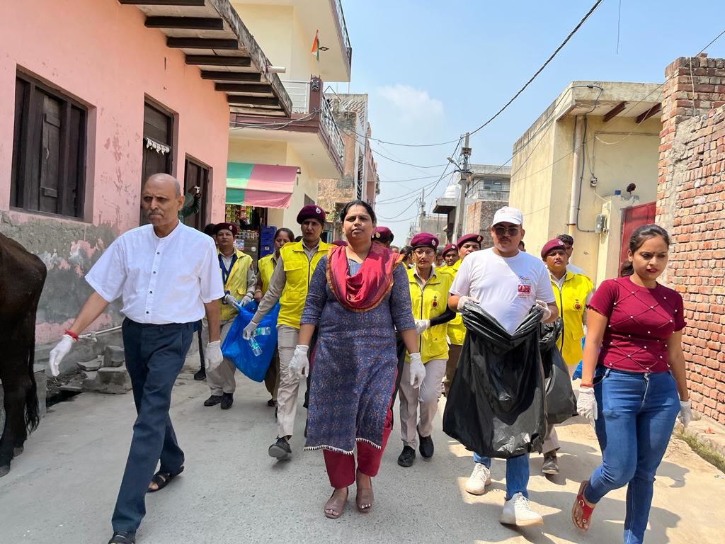 DM Outer North tweet media