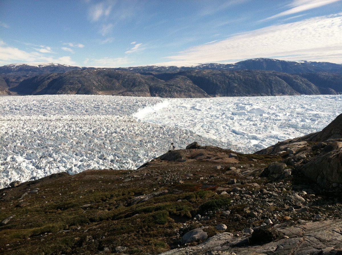 glacier_doc's tweet photo. I’m looking for a new graduate student to join @BoiseStateGeos CryoGARS starting Fall ‘23. The student will be funded by an interdisciplinary project w/ @twilamoon &amp; @dcarroll_sci that is mapping Greenland iceberg melt fluxes. Email me for details @Polar_Research @egg_igs https://t.co/WMMdDJft7D