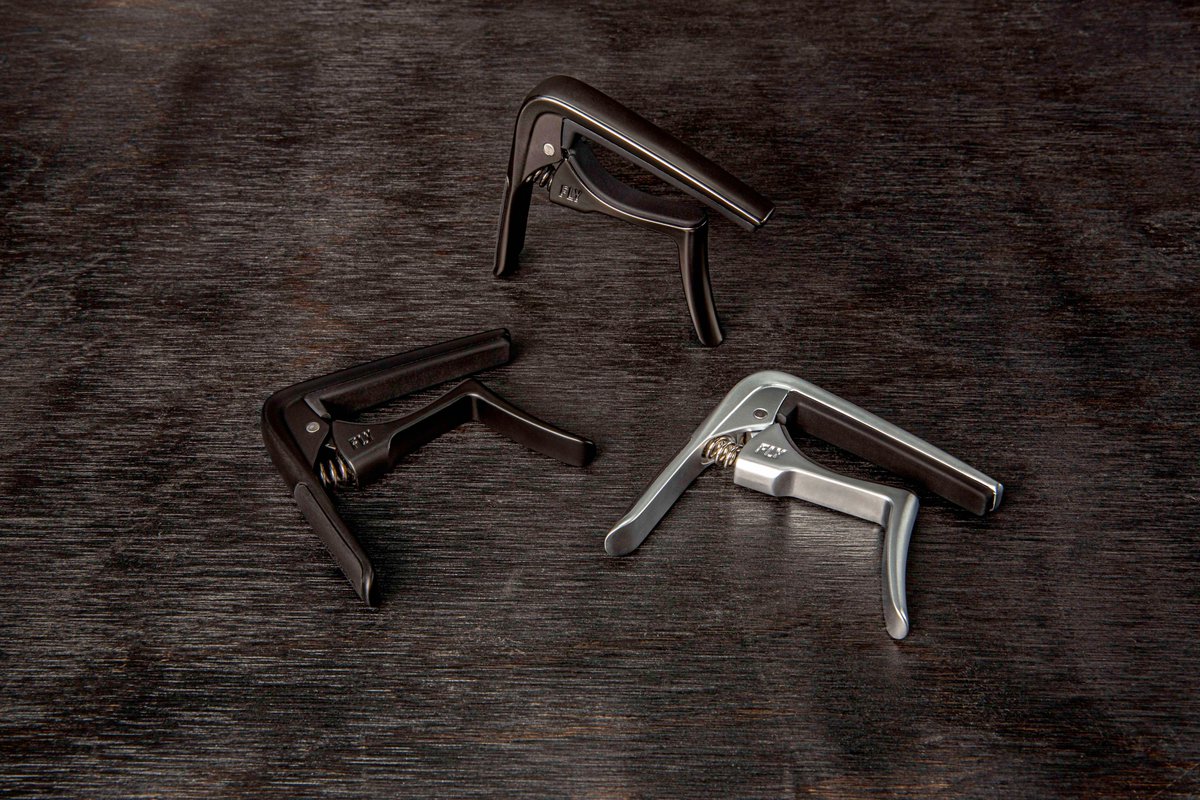 The new Trigger Fly Capo by <a href="/jimdunlopusa/">Jim Dunlop</a> builds on its most popular capo design with better handling and tuning stability than ever!🆕

More information in our blog post:

algambenelux.be/blog/2022/10/3…

#jimdunlop #capo #triggerflycapo #guitargear #guitar #gitarist #guitarplayer #new