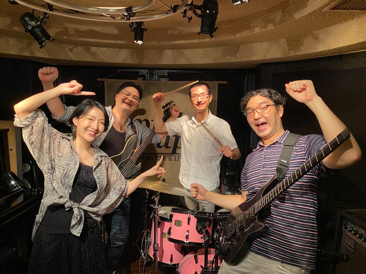 hanairo16's tweet photo. 10/9(日) 17:30開場 18:00開演

二度目のワンマン🎶💥

若干お席あるので次の日曜何しよかなーって方はどうぞ💝

林檎メインでちゃんみなとかやるよ🍎💄

https://t.co/2fyaJO1IlB https://t.co/kSPjbuFPMg