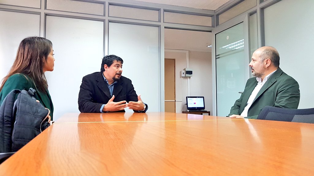 conaf_minagri's tweet photo. Director ejecutivo de #CONAF Christian Little y directora regional de #CONAFAtacama se reúnen con seremi de @MinagriAtacama, Ricardo Zamora, para avanzar en temáticas como arborización urbana, fiscalización preventiva en formaciones xerofíticas, incendios forestales y más. 🌳🍃 https://t.co/fryR4M4aR5