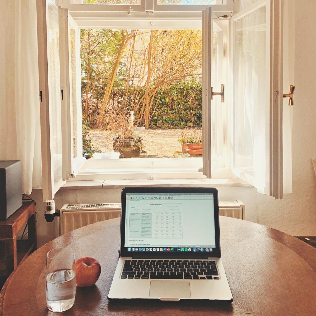 Monday morning grind 🍂
#WFH #remotecompany #3shareiseverywhere