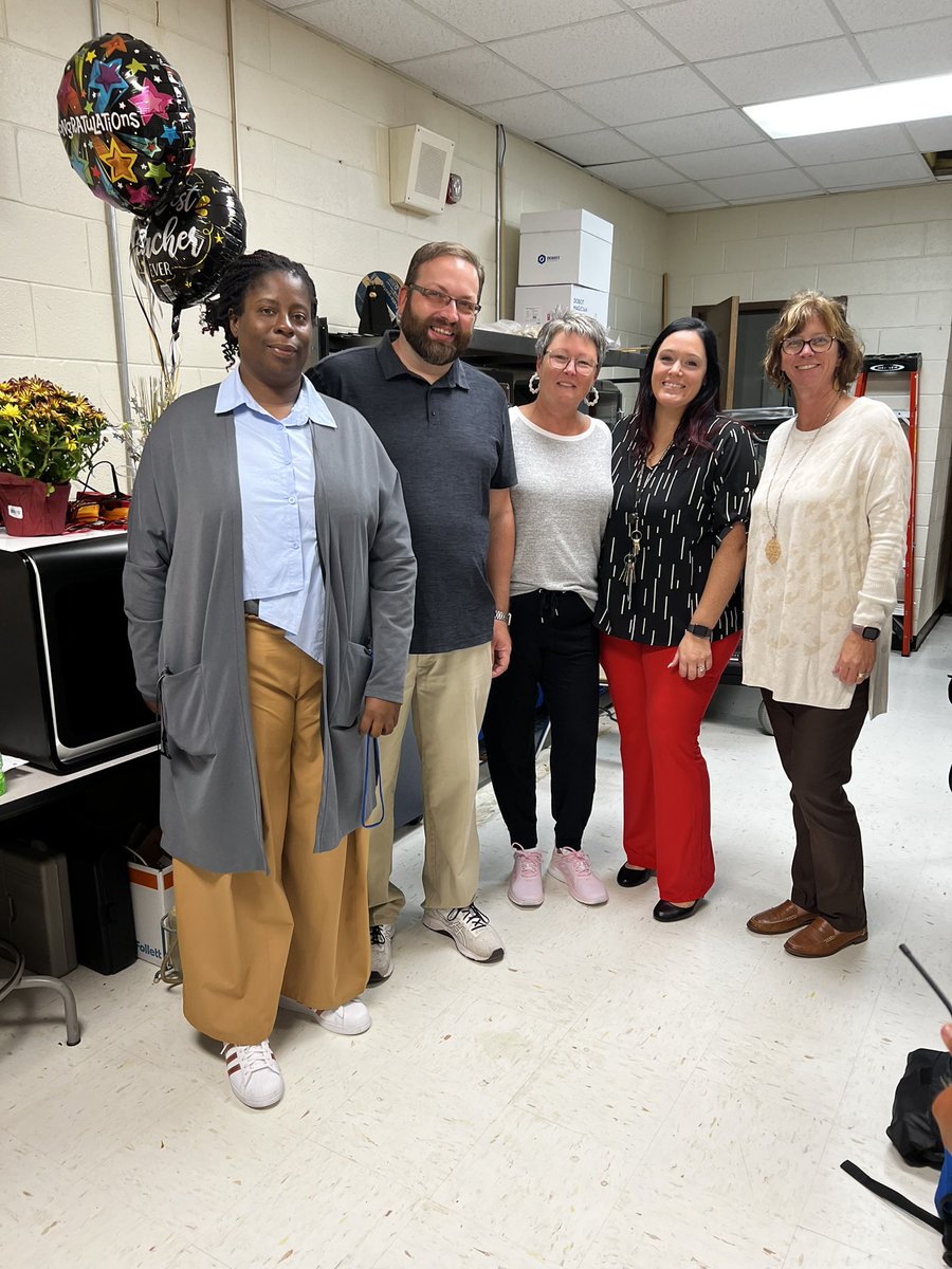 StacieFriebel's tweet photo. The perfect way to start a Monday…. Join us in congratulating Mr. John Scarfpin as @HavelockHigh Teacher of the Year!! Congratulations!! #HaveHeart #HavePride #HAVELOCK #LoveAllServeAll https://t.co/NbHvQkwoQO