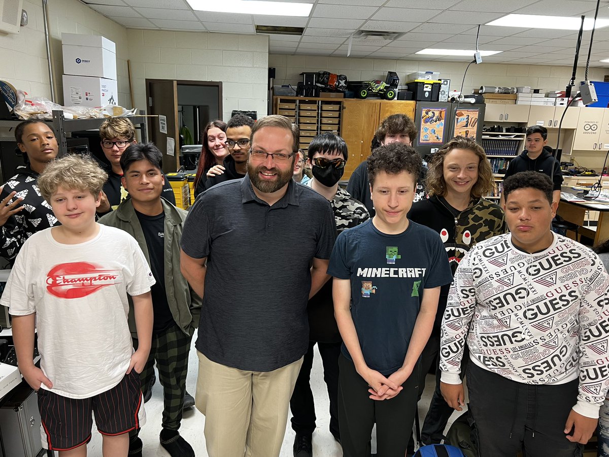 StacieFriebel's tweet photo. The perfect way to start a Monday…. Join us in congratulating Mr. John Scarfpin as @HavelockHigh Teacher of the Year!! Congratulations!! #HaveHeart #HavePride #HAVELOCK #LoveAllServeAll https://t.co/NbHvQkwoQO