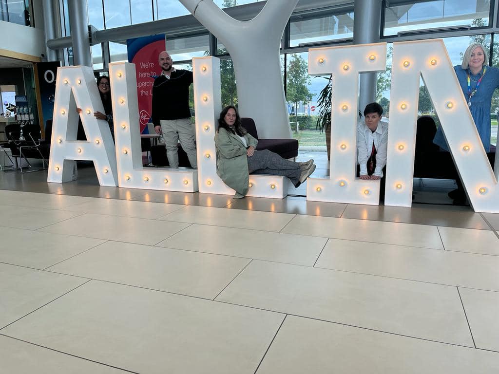 VMO2Life's tweet photo. What a week we had for #NationalInclusionWeek.
From a brilliant #AllyUp day in our offices hosted by Gemma Cairney and a Q&A with @therealgokwan to several workshops to help us become better allies, we can't wait to put what we've learned into practice.
#AllIn #WinningTogether https://t.co/LN3qQ9TAdE