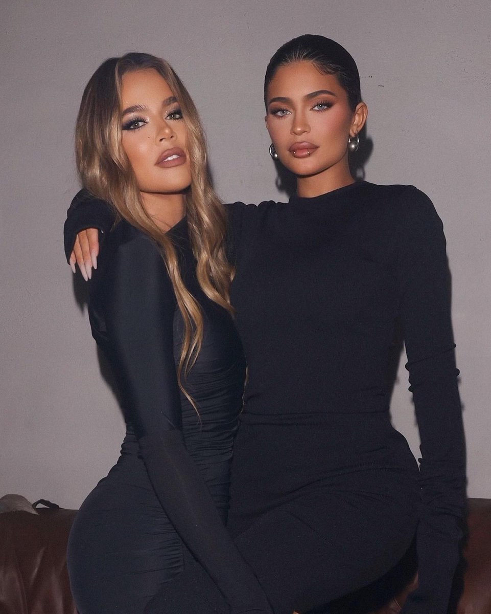 KhloeKardashianFans.com tweet media