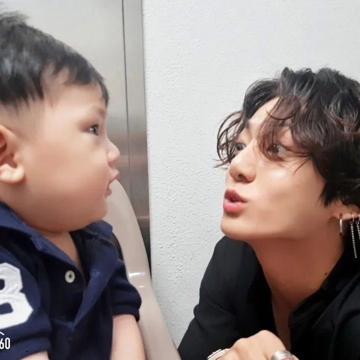 hourly vminkook ʚїɞ tweet media