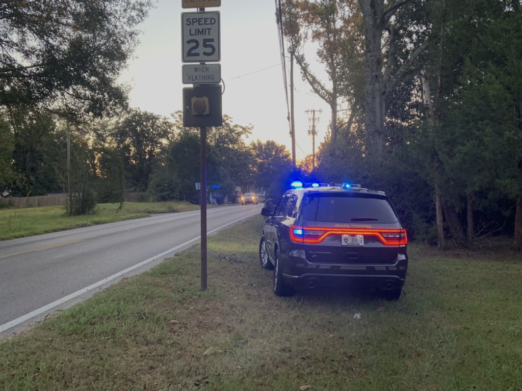 MHPTroopJ's tweet photo. As our weekly commute begins, be courteous to other drivers especially in school zones! 
#phonedown #thinksmartdrivesmart https://t.co/7EoGQaILGH