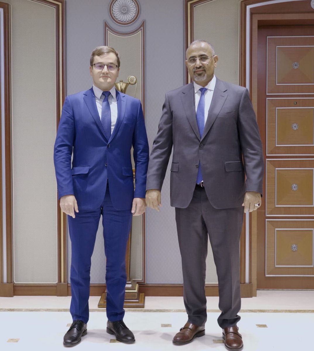 في لقاءه مع الرئيس عيدروس قاسم الزُبيدي سفير #روسيا يفغيني كودروف يشيد بالانتصارات التي حققتها القوات المسلحة الجنوبية في عملية سهام الشرق التي استهدفت معاقل #تنظيم_القاعدة في أبين .
#AQAP
#АльКаида
#Russia 
#حتم