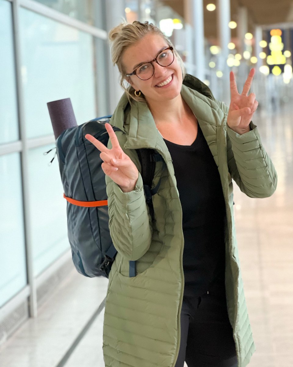 _AlexandraStone's tweet image. ✈️ OFF ON AN ADVENTURE 🌎 

(and looking much less glam than my last post 😉) After a host of commitments with family and loved ones over the past month— and before we get fully settled in our new home, we've decided to do something we missed out on during the pandemic: TRAVEL!