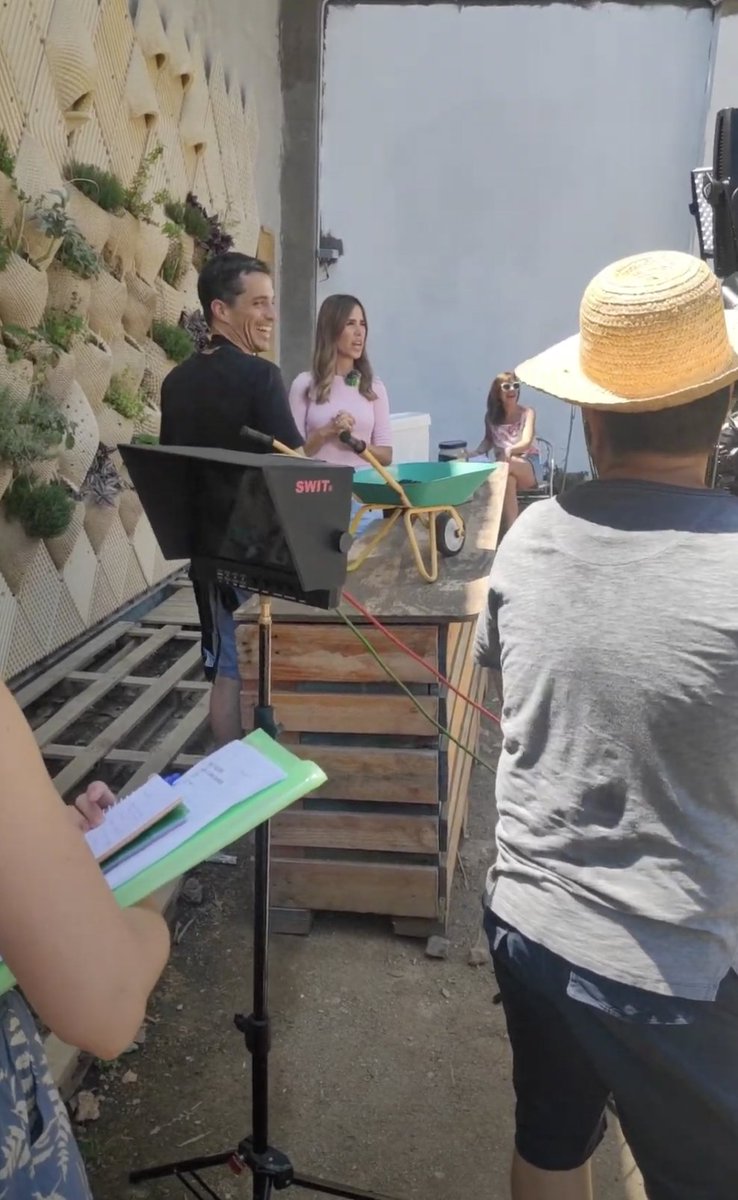 Reportaje en TVE2🙌  este domingo en el programa "Va de Verd" junto a María Gómez en La2 a las 13:45h.

Podreis ver donde y cómo transformamos vuestros organicos.
A seguir compostando!

#Va de Verd
#María Gómez
#compostar
#entrevista
#RTVE
#La2