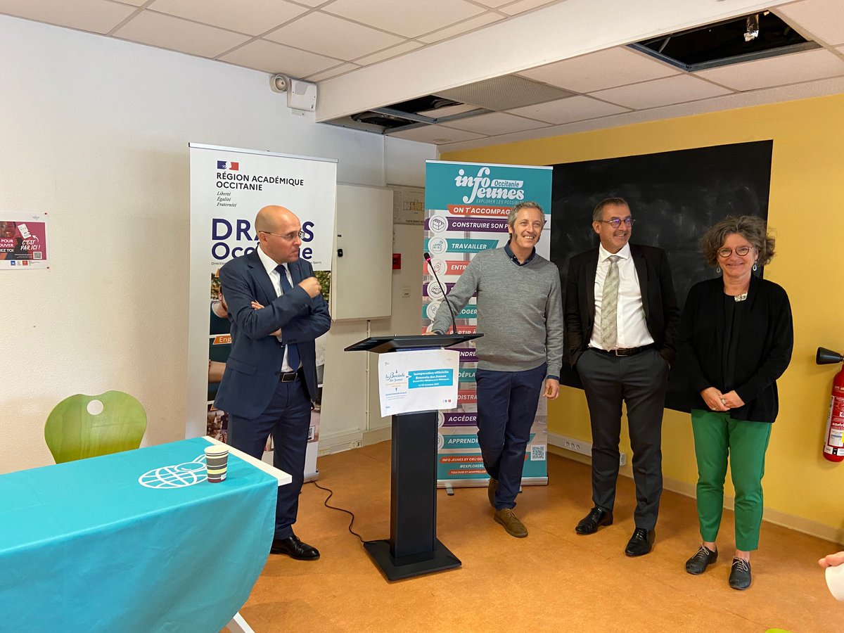 34Dsden's tweet photo. Lancement officiel de la🧭#boussoledesjeunes dédiée aux 15-30 ans ainsi qu'aux partenaires sur les thématiques du logement, emploi-formation, en présence de C.Mauny Dasen34, Pascal Etienne DRAJES, Olivier-Ronan RIVAT Délégué Général @infosjeunesfr, Véronique brunet @montpellier_ https://t.co/P3kvk4b061