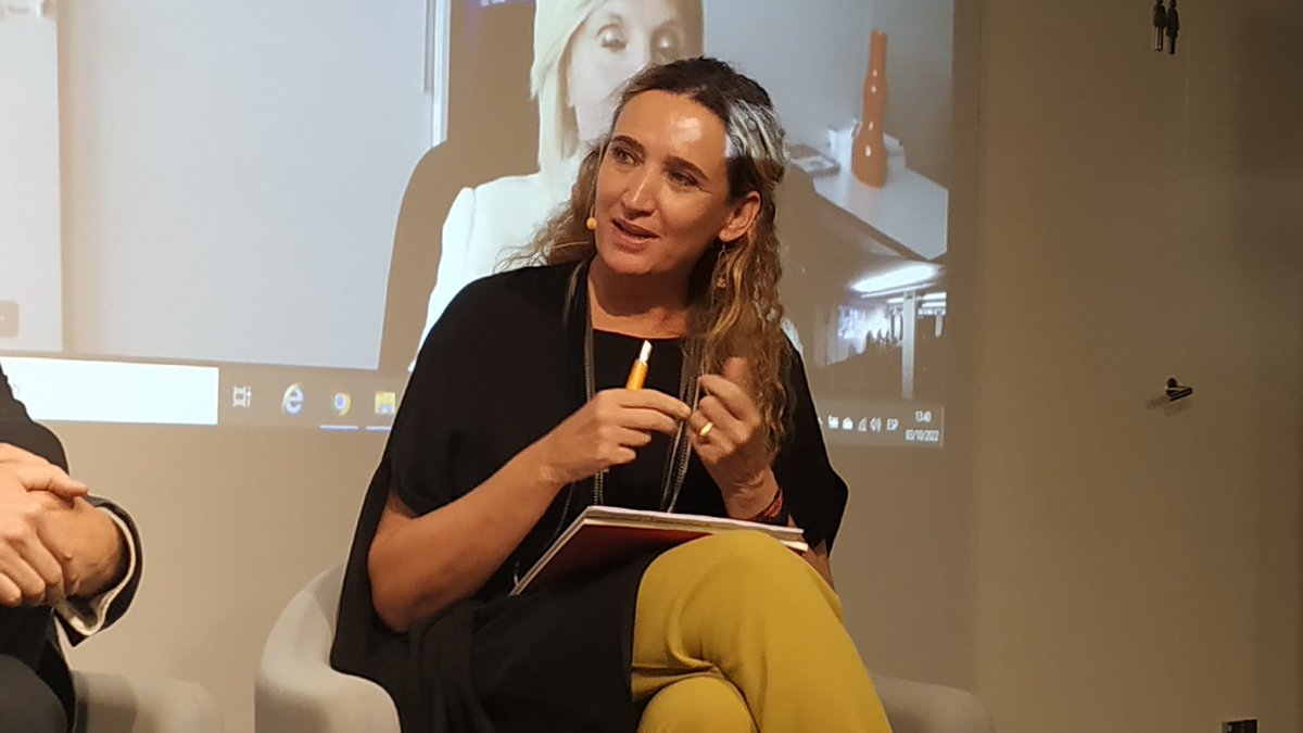 CSCAE's tweet photo. Eugenia del Río, @COAMadrid, ofrece la visión de la Red de Oficinas de Apoyo a la Rehabilitación para que la sociedad mejore su salud con la ola de rehabilitación y los arquitectos puedan llevar a cabo las actuaciones, sin excluir la belleza y el patrimonio de las ciudades. https://t.co/zj56gfXzy8