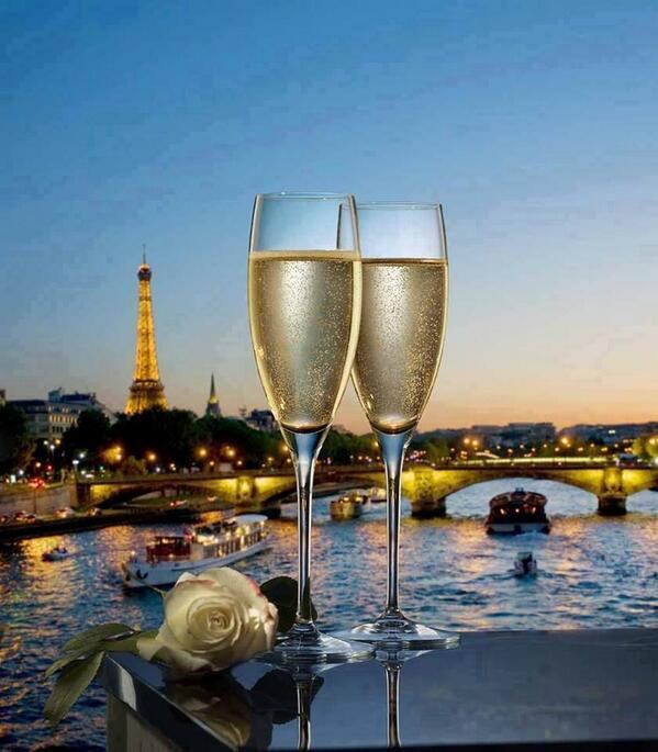 EnPaisaje's tweet photo. París. Una cena aquí contigo. https://t.co/Hsn7tjnWBU