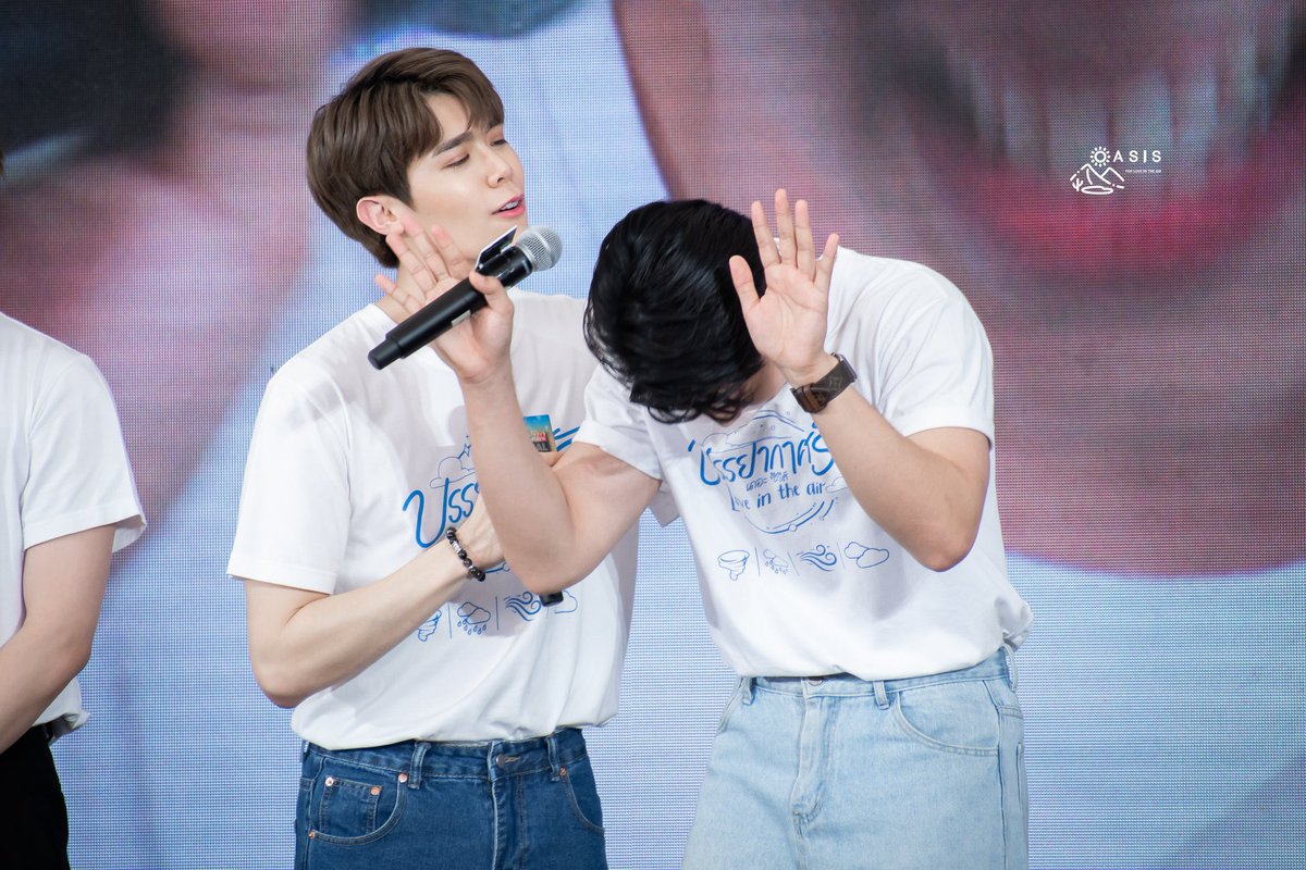 Yjing217's tweet photo. When Fort shooting with P’peat also shy like this??🫣🫣🤣🤣
 #D3หลังจากนี้พระพายจะเริ่มหมายฟ้า https://t.co/aj2GRLaqnf