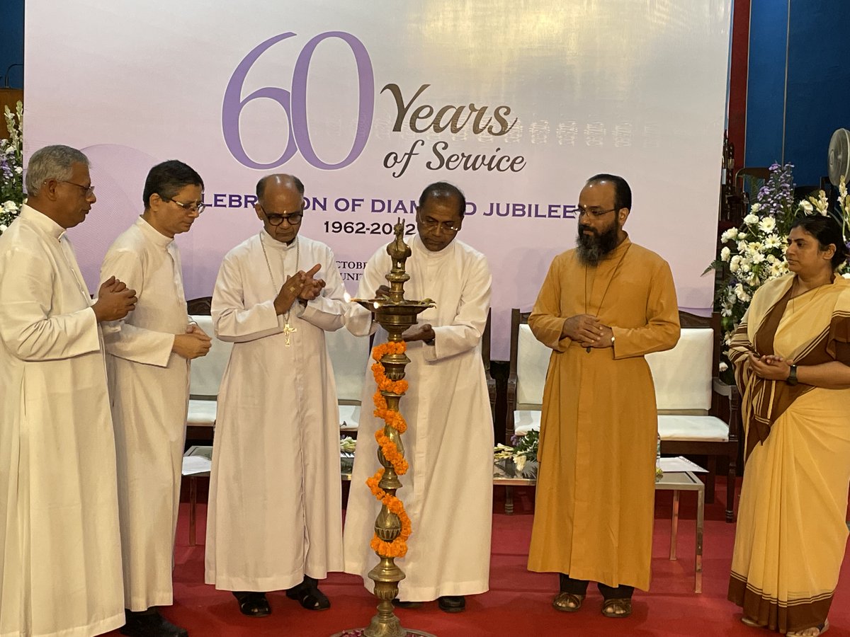 Caritas_India's tweet photo. 𝕮𝖆𝖗𝖎𝖙𝖆𝖘 𝕴𝖓𝖉𝖎𝖆, 𝕿𝖚𝖗𝖓𝖘 𝟲𝟬!

🎊 Today Caritas India, held an inaugural ceremony as it enters its Dimond Jubilee Year. Caritas India’s HO Team, along with esteemed guests joined this historic celebration with great enthusiasm🎈

#60YearsofService #TheJoyofService https://t.co/xYaznCjAOL