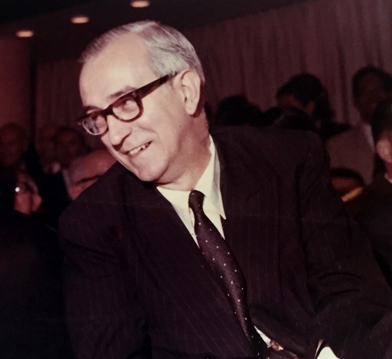 josesalvaradoa's tweet photo. Un día como hoy, 3/10/1922, nace Edgar Sanabria. Abogado, profesor, diplomático y político venezolano, Presidente provisional de Venezuela en 1958-59, poco después de la caída de la dictadura de Marcos Pérez Jiménez. ¿Conoces algunos importantes logros de su corta gestión? https://t.co/KsMfYk9fYj