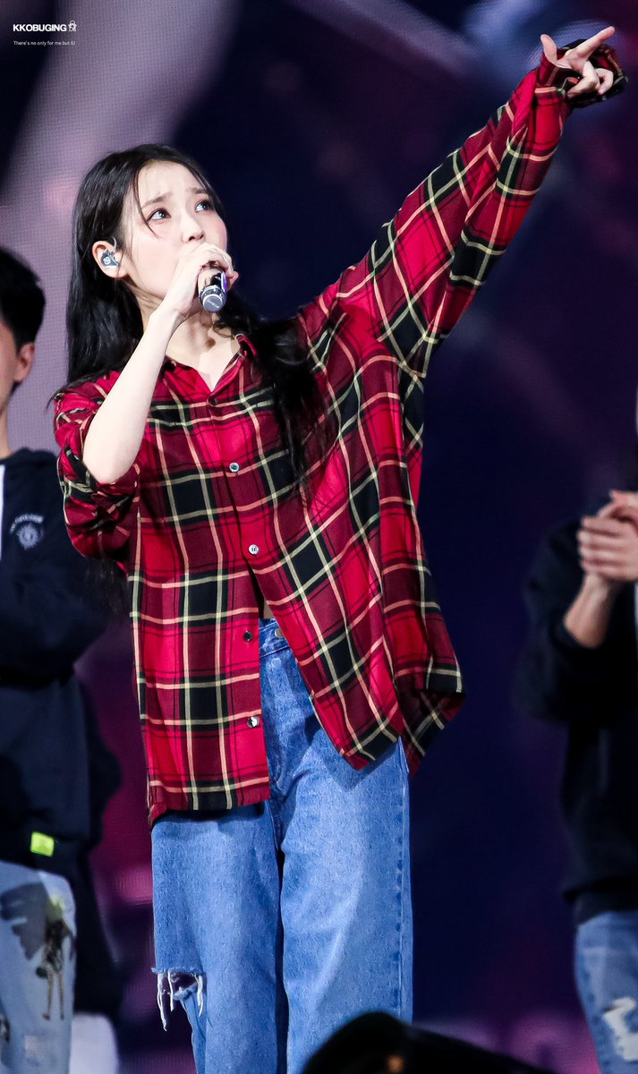 아이유시〰️☺️✨️💜
#아이유 #IU