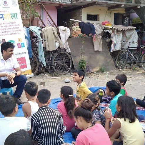 FoundationLadli's tweet photo. कुछ इस प्रकार व्यतीत लम्हे , आपको आपके अतीत से मिलाकर वर्तमान वास्तविकता से अनभिज्ञ होने से बचा लेते हैं।
Today Spent A #Qualitytime, with My kids at Ladli Foundation #Pathanshala.
There is something that recharge you to perform extraordinary. @AvdheshanandG https://t.co/Y8TL0jDxl8