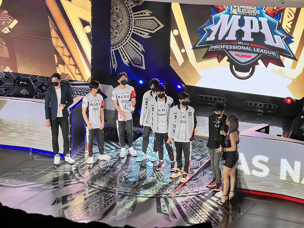 OSXph's tweet photo. AGAIN, STILL NOT BEATEN BY THE SAME TEAM TWICE. @BLACKLISTINTL ranks Top 1 for the playoffs! 2-0 against @echophilippines! https://t.co/ZmAulmNzQY