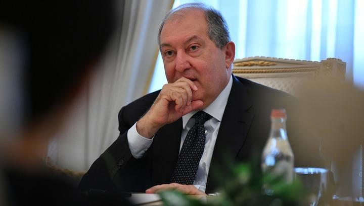 ArmSarkissian's tweet photo. #Executions and #atrocities against the #Armenian #POWs by the #Azerbaijani armed forces are a #war #crime.
The #international community and #institutions should give a proper and targeted response to those #crimes. https://t.co/MxGyu5kVNT