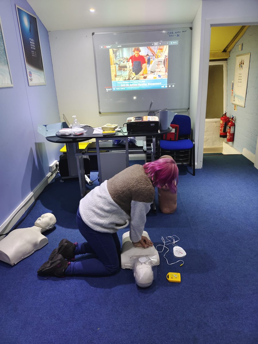 DivingFreedom's tweet photo. This Weekend some students could practice and learn more about First Aid, either if they were dong a Rescue Course, an Emergency Oxigen Provider Course or just a refresh of their knowledge. 
Congratulations to all the divers!
And thank you to Yvonne who was a great instructor! https://t.co/SUzdiSTesK