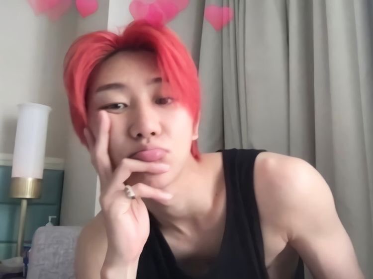 haotonin's tweet photo. happy national boyfriend's day 🖤🤍 https://t.co/CZZKlherLZ